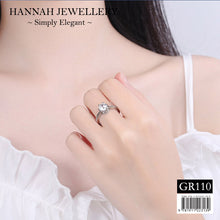 Load image into Gallery viewer, 【GR110】Korean Crown Tapered Diamond Ring